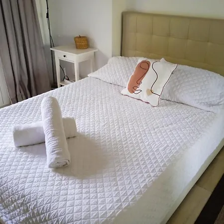 Torre De Andalucia * 马尔韦利亚